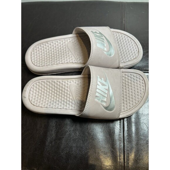 Nike BENASSI JDI 343881-614 Rose-Silver Slides Size 7 Women’s Sandals - Picture 2 of 8